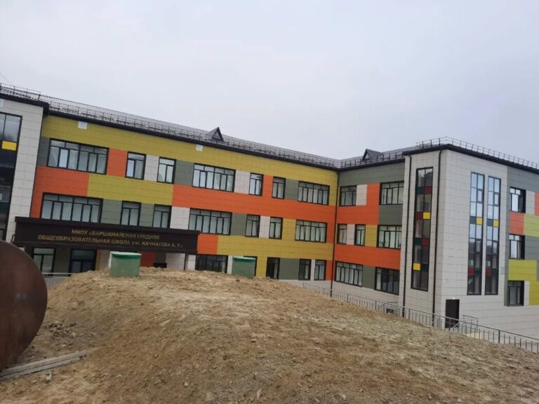 Новую ультрасовременную школу открыли в селе Баршамай Кайтагского района